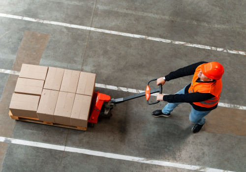 Come sollevare correttamente gli oggetti per garantire la sicurezza sul lavoro